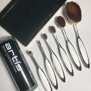 Artis Fluenta Brush Set with Cleaner